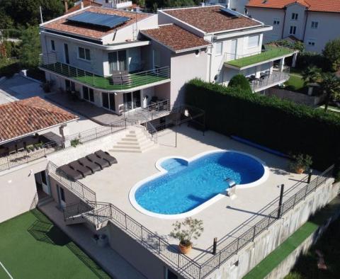 Vila v Pobri, Opatija s tenisovým hřištěm a bazénem - pic 7