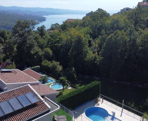 Vila v Pobri, Opatija s tenisovým hřištěm a bazénem - pic 10