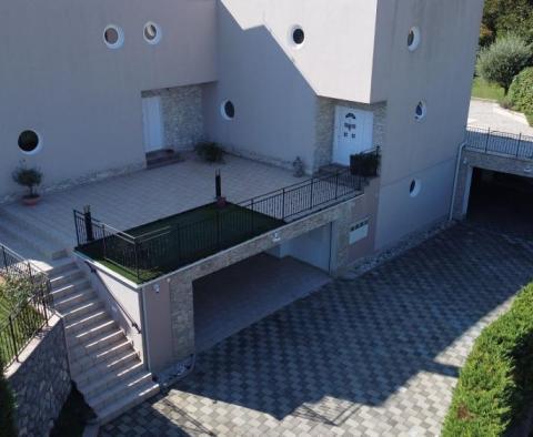 Vila v Pobri, Opatija s tenisovým hřištěm a bazénem - pic 11