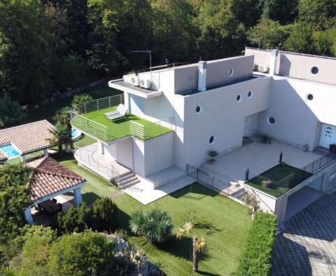 Vila v Pobri, Opatija s tenisovým hřištěm a bazénem - pic 12