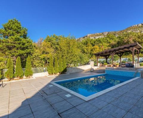 Luxury villa with indoor and outdoor swimming pool in Grizane - pic 9