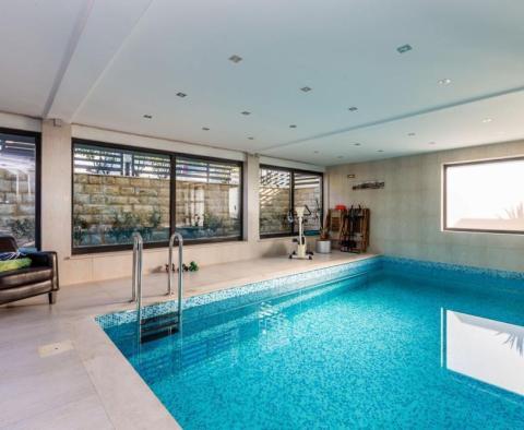 Luxury villa with indoor and outdoor swimming pool in Grizane - pic 3