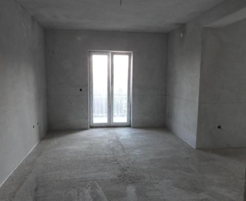 Spacieuse maison individuelle 580m2 avec vue mer sur un terrain de 3200 m2 à Pobri, Opatija - pic 53