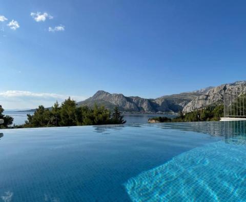 Csodálatos új, modern villa az Omis riviérán, mindössze 60 méterre a tengertől, úszómedencével, szaunával, fitnesz stúdióval és garázzsal - pic 11