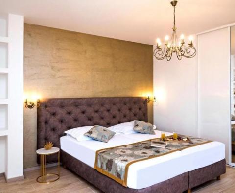 Csodálatos új, modern villa az Omis riviérán, mindössze 60 méterre a tengertől, úszómedencével, szaunával, fitnesz stúdióval és garázzsal - pic 41