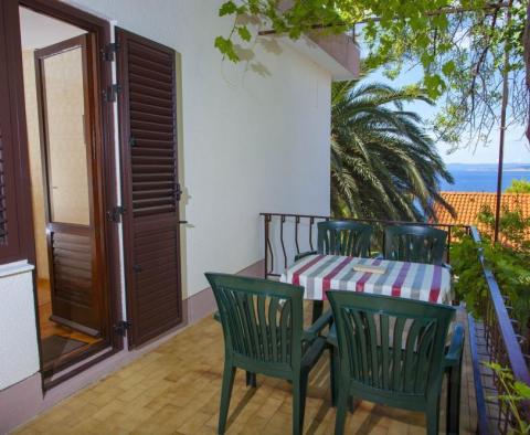 Propriété de deux appartements à Baska Voda avec une vue magnifique sur la mer, à seulement 50 mètres de la mer - pic 14