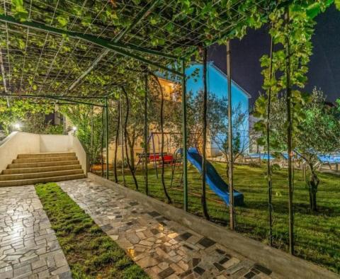 Villa with swimming pool and 3 apartments on a spacious plot of 1700 m2 in Jadreski between Liznjan and Pula - pic 30