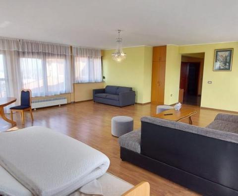 Dom apartamentowy z 4 luksusowymi apartamentami na sprzedaż w Galižana, Vodnjan - pic 5