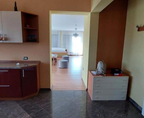 Dom apartamentowy z 4 luksusowymi apartamentami na sprzedaż w Galižana, Vodnjan - pic 6