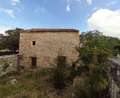Maison ancienne à rénover à Bale - pic 2
