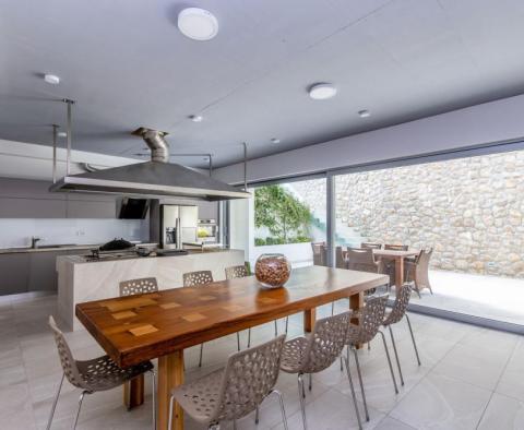 Lenyűgöző modern villa Krk városában, lélegzetelállító kilátással a tengerre - pic 9