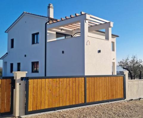 Villa moderne avec piscine à Marčana avec vue sur la mer lointaine - pic 4