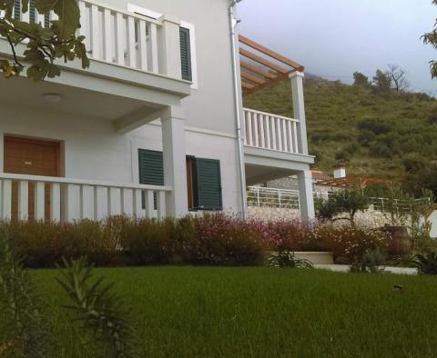 Une villa dans un endroit calme avec une vue dégagée sur la mer dans la région de Nemira, Riviera d&#39;Omis - pic 32