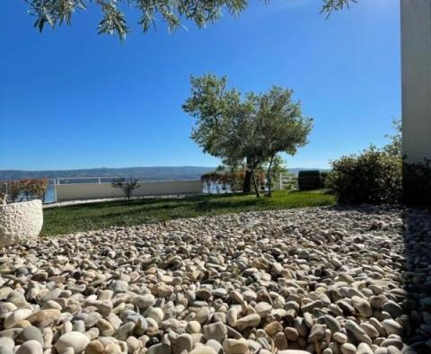 Une villa dans un endroit calme avec une vue dégagée sur la mer dans la région de Nemira, Riviera d&#39;Omis - pic 34