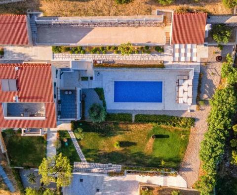 Une villa dans un endroit calme avec une vue dégagée sur la mer dans la région de Nemira, Riviera d&#39;Omis - pic 37