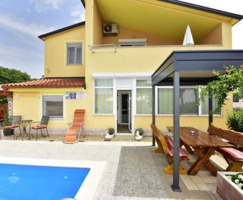 Apartmenthaus mit 5 Apartments in der Gegend von Porec mit Swimmingpool - foto 3