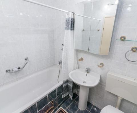 Wonderful light apartment in Malinska centre with garage, just 200 meters from the sea - pic 10