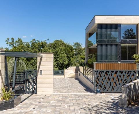 Ultramodern penthouse medencével, mindössze 150 méterre a tengertől - pic 29