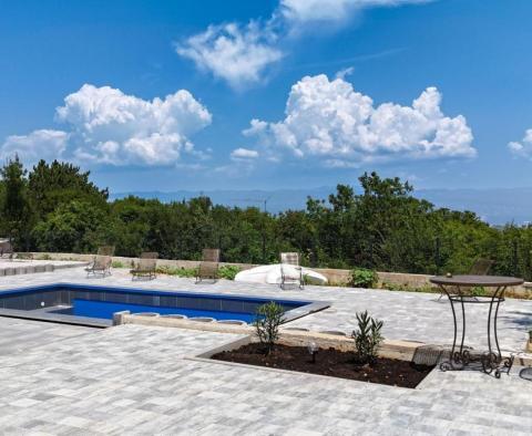 Luxus villa medencével és tengerre néző kilátással Vrbnikben a Krk-félszigeten - pic 5