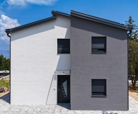 Luxus villa medencével és tengerre néző kilátással Vrbnikben a Krk-félszigeten - pic 13