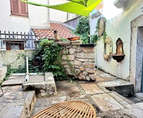 Renovated stone house in Krk town just 50 meters from the sea, with sea views! - pic 4