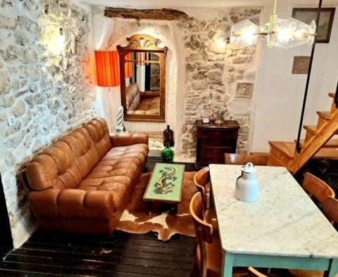 Renovated stone house in Krk town just 50 meters from the sea, with sea views! - pic 9