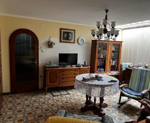 Guest house with 7 apartments in Dobrinj on Krk peninsula - pic 4