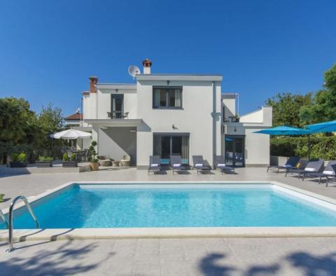 ART DE VIVRE luxury villa near the sea in Porec, just 300 meters from the beach - pic 2