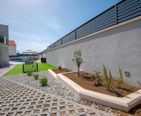 New built villa in Brodarica with swimming pool and sundeck area just 300 meters from the sea - pic 20