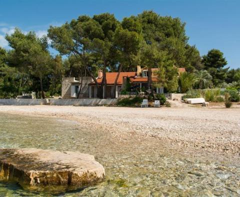 Deluxe first line villa in Supetar on Brac island with a mooring for a boat - pic 49