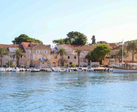 Deluxe first line villa in Supetar on Brac island with a mooring for a boat - pic 61