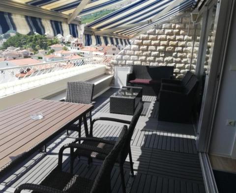 Apart-Villa in Dugi Rat, nur 70 Meter vom Meer entfernt - foto 15