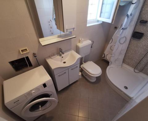 Prodej celého patra se 2 apartmány - Umag, 1. linie k moři - pic 10