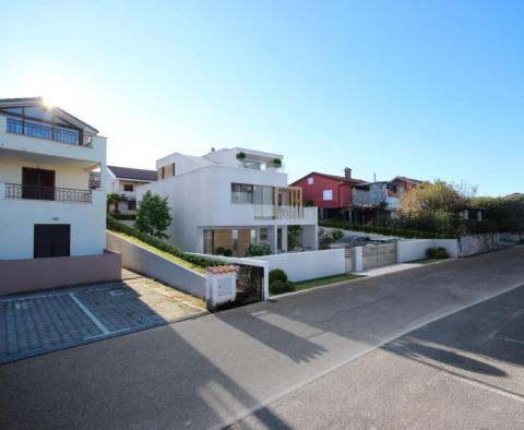 Modern villa in Crveni Vrh, Umag just 200 meters from the sea with Piran and Portoroz sea views - pic 3