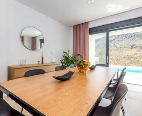 Elegantní moderní vila v Zrnovici u Splitu na 3700 m2. ze země - pic 34