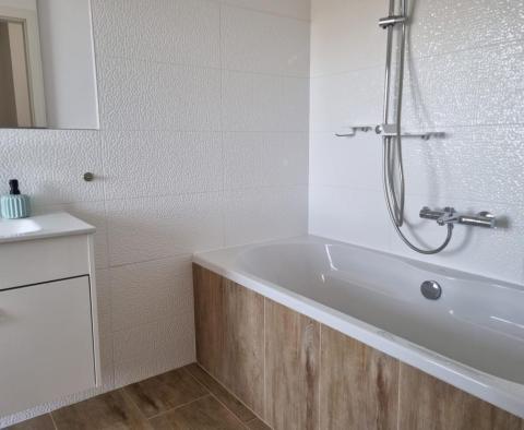 Modern villa úszómedencével Zadar közelében, mindössze 120 méterre a tengertől - pic 18
