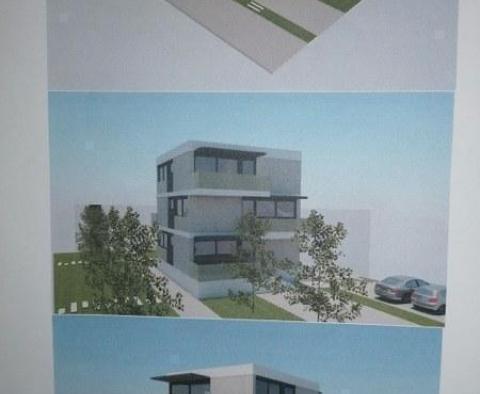 Einzigartiges Baugrundstück in Porec mit der Möglichkeit sofort mit dem Bau zu beginnen - foto 18