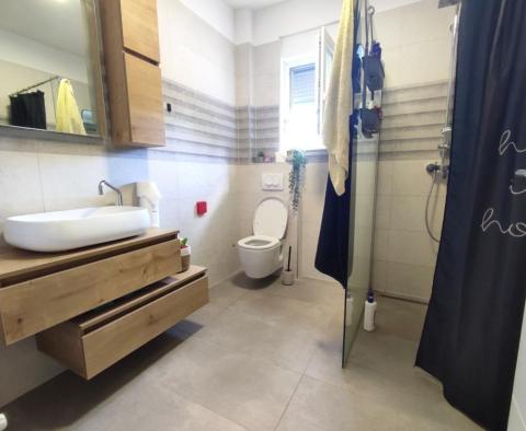 Moderne Familienvilla von 240 m2 auf 1553 m2 Grundstück - foto 15