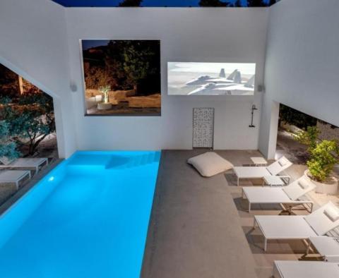 Superb villa of modern design in Supetar on Brac island - pic 46