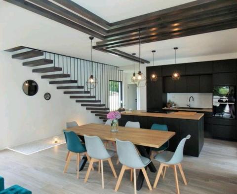 Moderne Villa im Grünen im mittelalterlichen Barban - foto 7