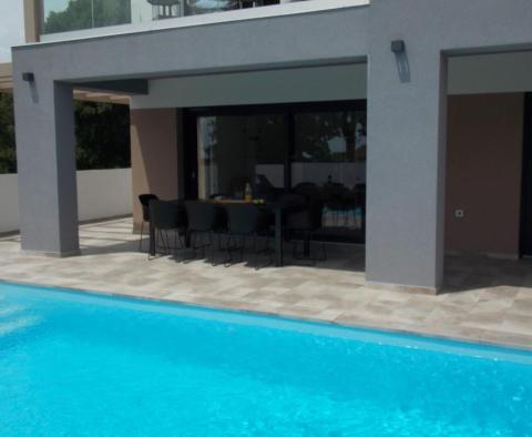 Moderne Villa im Grünen im mittelalterlichen Barban - foto 36