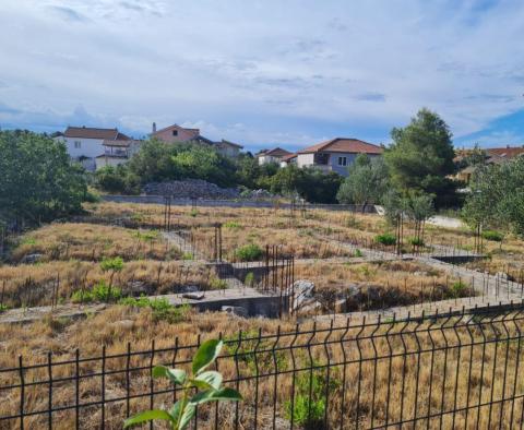 Недорогой земельный участок на продажу в Трибуне - фото 5