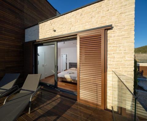 Villa moderne dans un tout nouveau complexe au bord de l'eau dans la région de Sibenik - pic 20