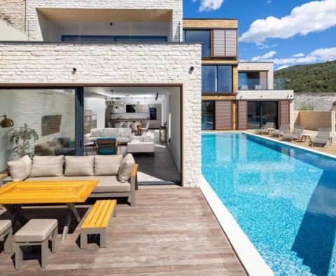 Villa moderne dans un tout nouveau complexe au bord de l'eau dans la région de Sibenik - pic 5