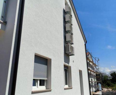 Maison mitoyenne nouvellement construite à Rovinjsko Selo, Rovinj à seulement 7 km de la mer et du centre-ville - pic 6