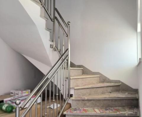 Maison mitoyenne nouvellement construite à Rovinjsko Selo, Rovinj à seulement 7 km de la mer et du centre-ville - pic 7