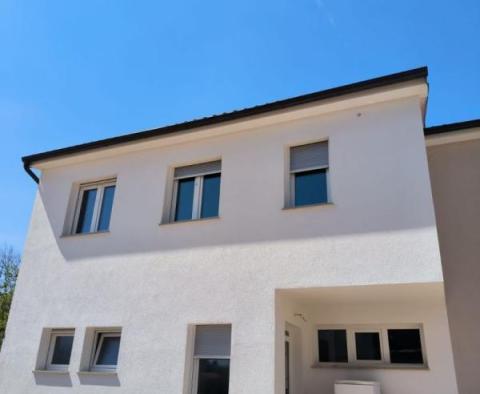 Maison mitoyenne nouvellement construite à Rovinjsko Selo, Rovinj à seulement 7 km de la mer et du centre-ville - pic 42