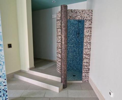 Enormous estate with two villas, two swimming pools, 10 apartments and a tennis court in Barban area, 8550 sq.m. of land - pic 10