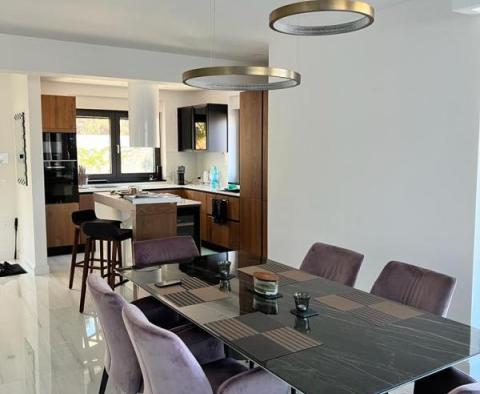 Modern villetta with sea views and swimming pool near Zadar - pic 10