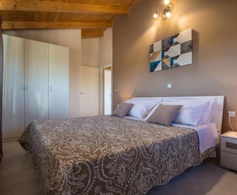 Villa dans le quartier de Fažana avec piscine et verdure autour, sur 2300 m². terrain - pic 36